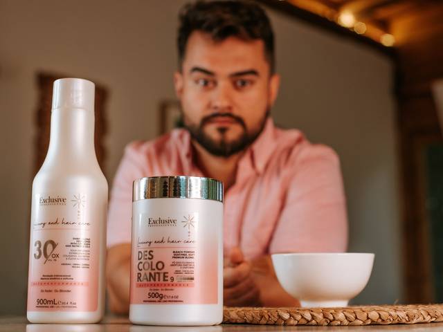 Corporativo de Exclusive Professional - Linha de Cosméticos e Descolorantes