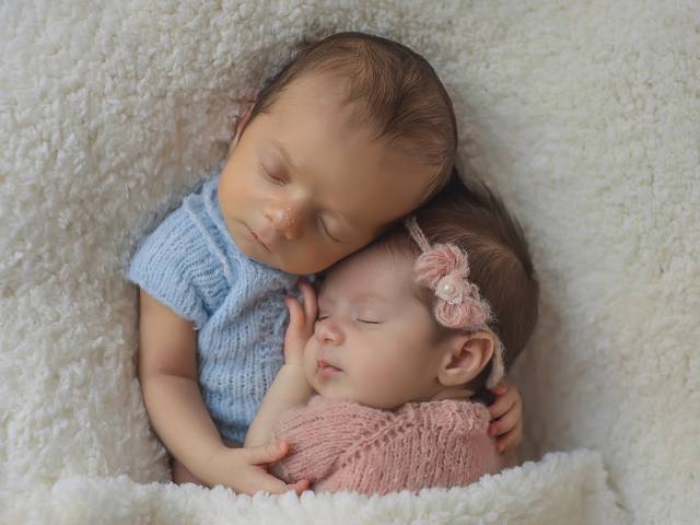 Newborn Gêmeos de Newborn Gêmeos - Mikael & Ayla