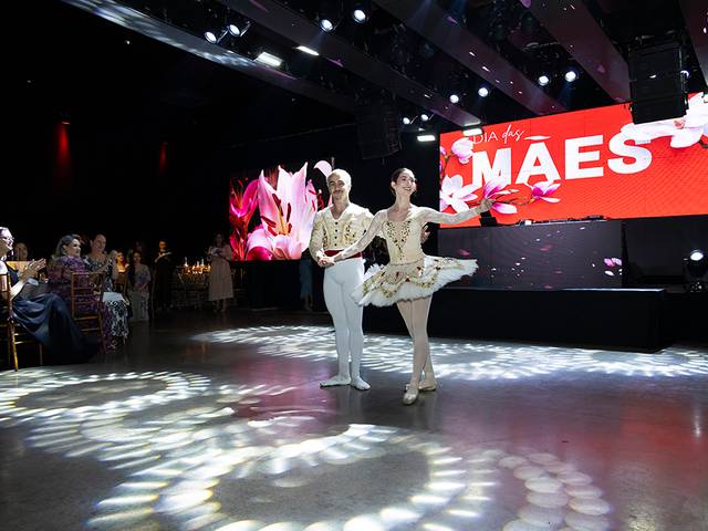 DIA DAS MÃES DO COLÉGIO MAXI de DIA DAS MÃES DO COLÉGIO MAXI