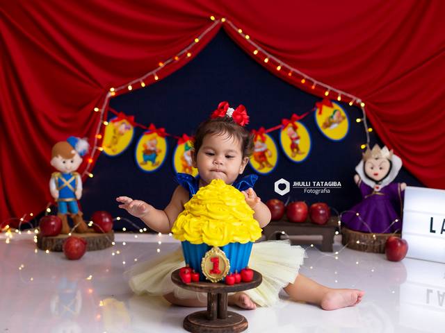 Smash the Cake de Lara