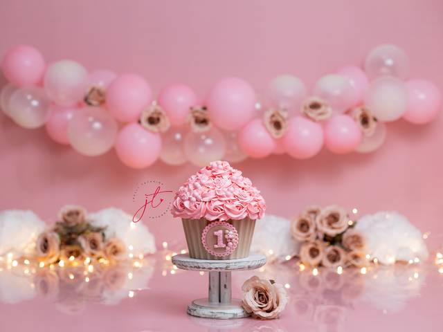 Smash the Cake de Lívia