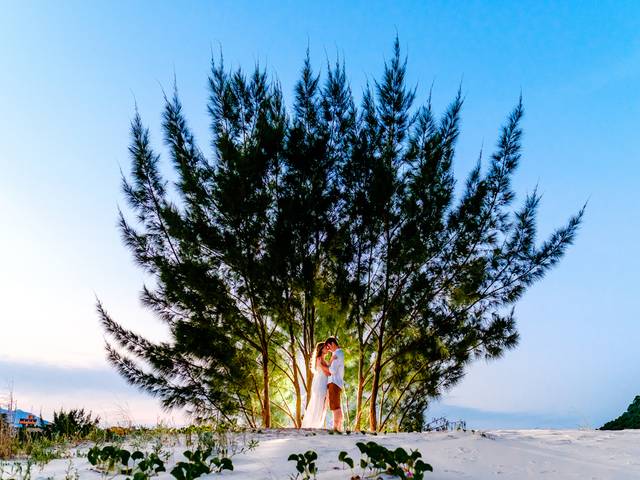 PRÉ CASAMENTO de Pré Wedding na Praia | Guarda do Embaú | Ana + Alan