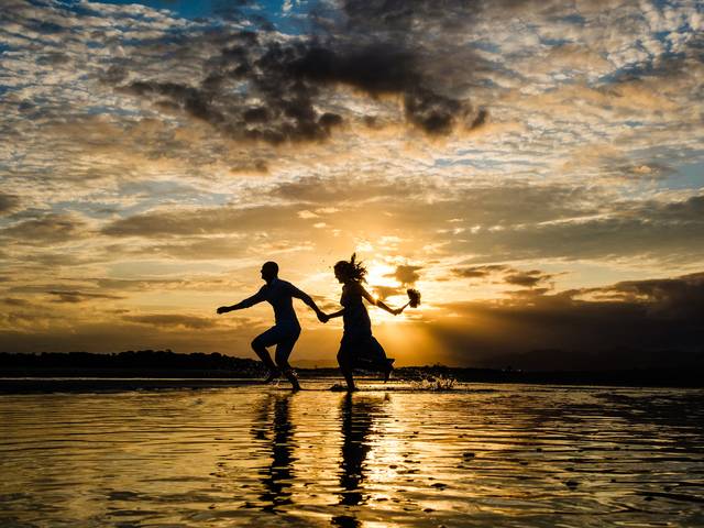 PRÉ CASAMENTO de Ensaio Pré Wedding na Praia | Stephany + Kaue