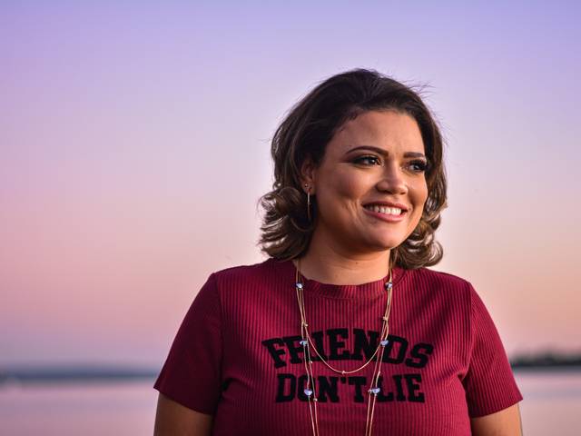 Book de Cantora Luana Andrade ( Realese)