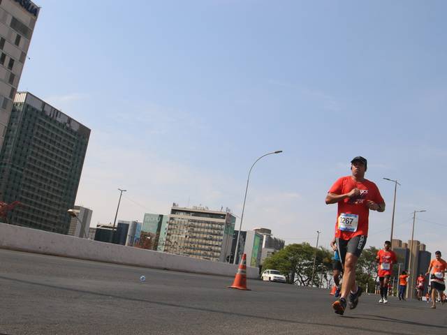 Corrida de Rua de Asics Golden Run