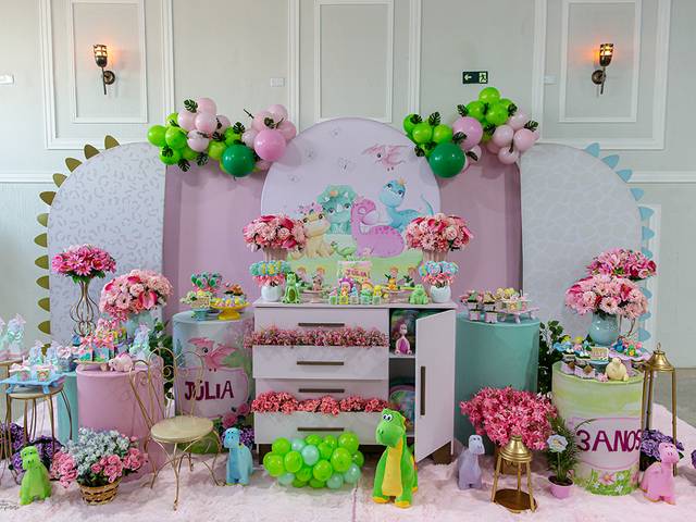 Festas Medieval de Julia 3 anos - Dinossauro Baby