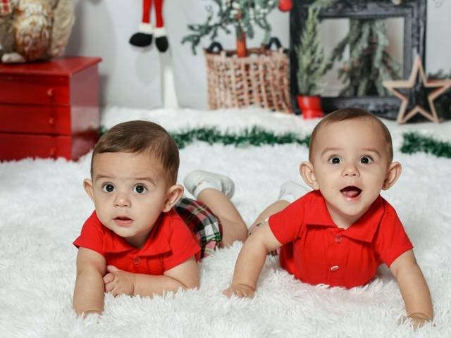 Ensaio Temático de Lorenzo e Leonardo 5 meses