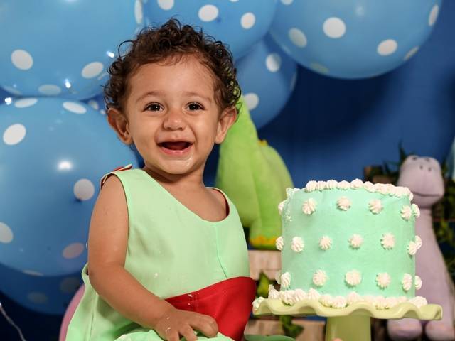 Smash the cake de Caleb - Dino baby
