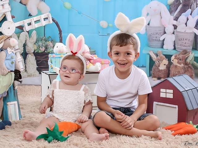 Ensaio Temático de Victor e Victória páscoa