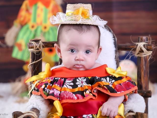 Ensaio Temático de Alícia 2 meses