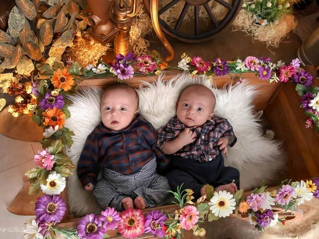 Ensaio Temático de José Felipe e José Gabriel 2 meses