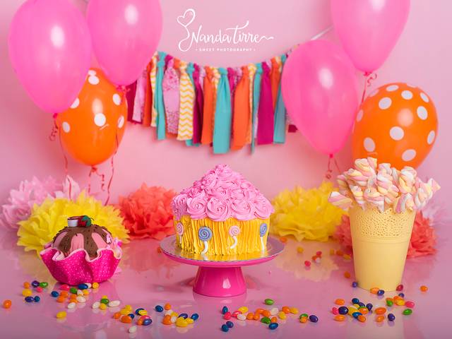 Smash de Colorido, doce e divertido: foi assim o cake smash da Giovana e da Cecília