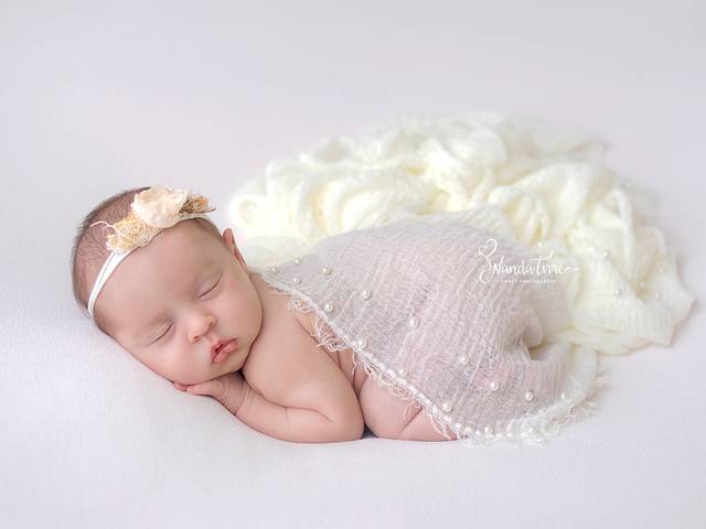 Newborn de Ensaio de Recém Nascido - Maria Antônia