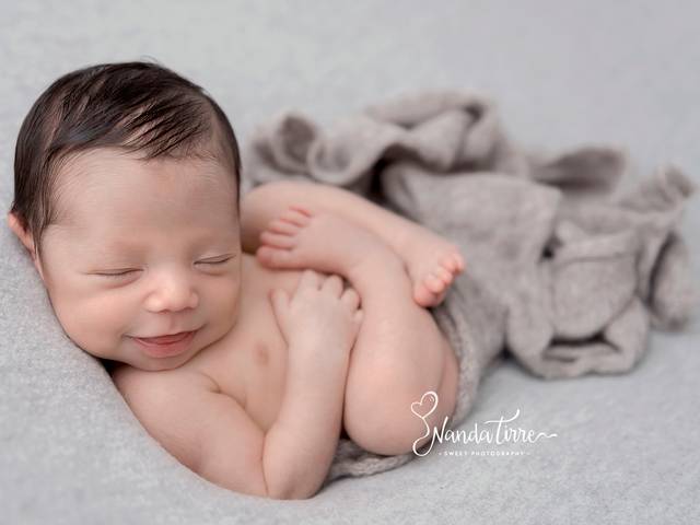 Newborn de Ensaio de Bebê Recém Nascido - Miguel