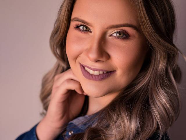 Retrato Corporativo de Alana