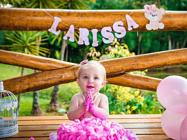 Crianças de Smash The Cake da Larissa