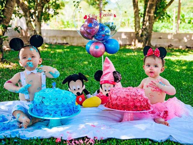 Crianças de Smash The Cake - Benjamin e Elly Cecília
