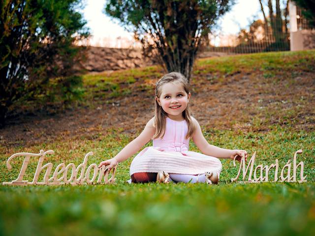 Crianças de 5 Anos Theodora