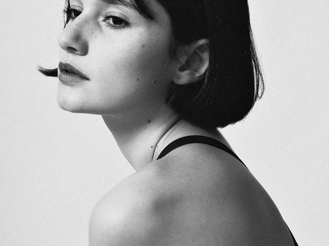 Retrato Feminino de Larissa França