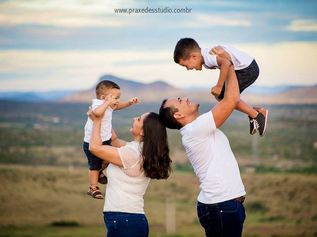 Família de Tharcio, Janaina, Benjamim e Josué