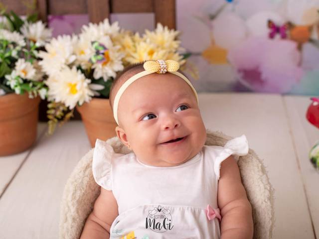 Acompanhamento  de Sessão de fotos de 2 meses da Joana