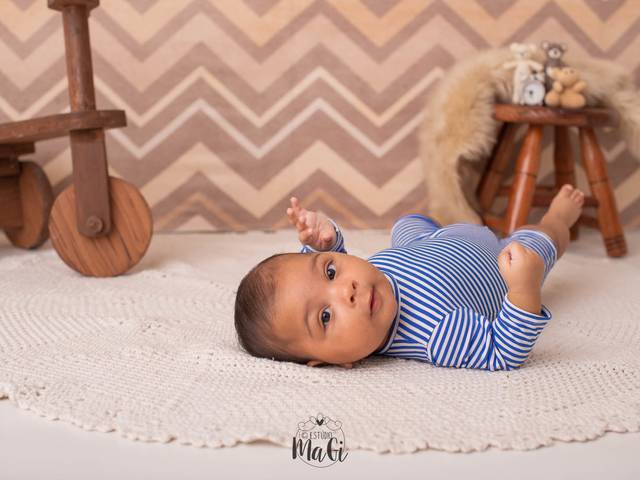 Acompanhamento  de Sessão de fotos 3 meses do Benjamim