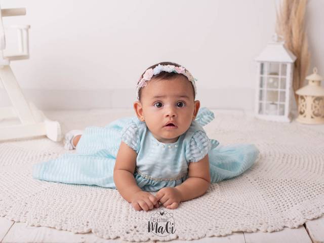 Acompanhamento  de Sessão de fotos da Cecília com 5 meses