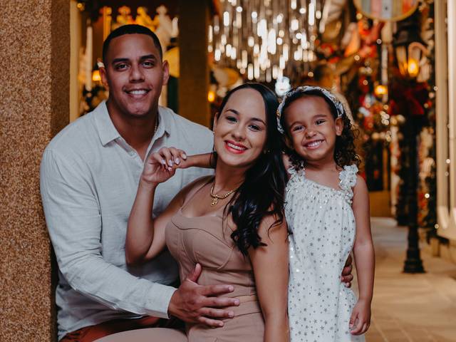 Ensaios fotográficos de Adriana e família  | Ensaio fotográfico durante o Natal Luz de gramado. 