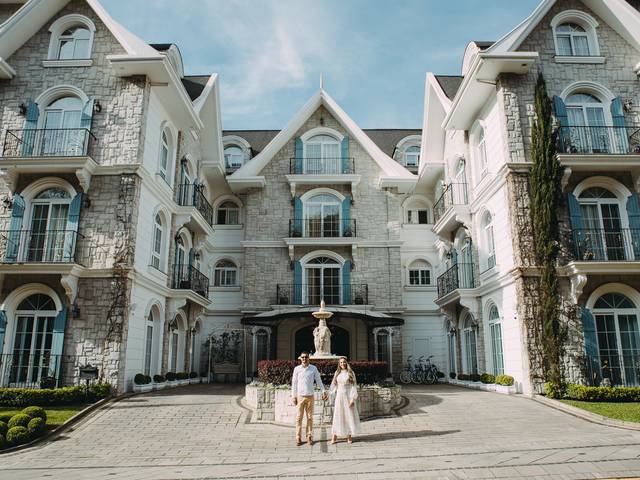 Casais e Casamentos  de Ensaio fotográfico de Lua de Mel em Gramado: Diely e Elivelton no Colline de France