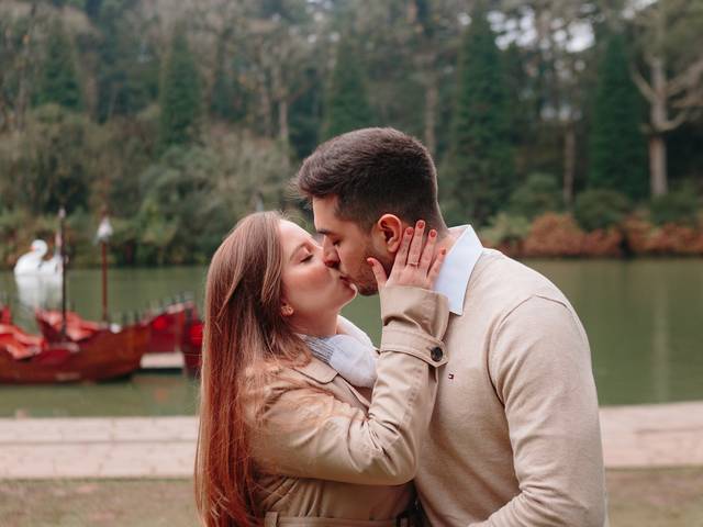 Casais e Casamentos  de Ensaio de casal no Lago Negro | Lara e Daniel