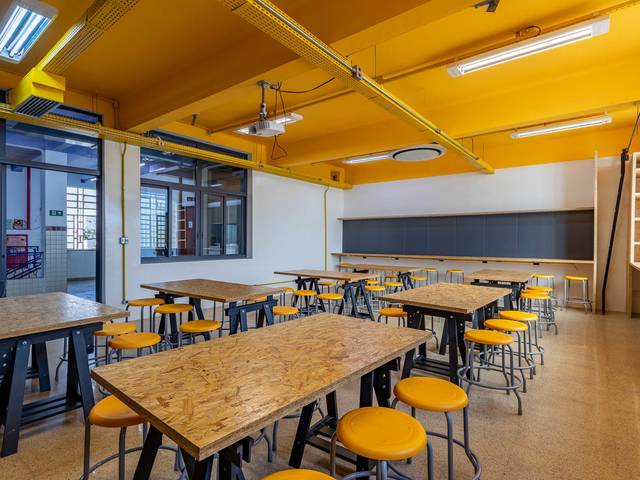 Arquitetura e Interiores de Oficina Colégio Loyola-Criamobile