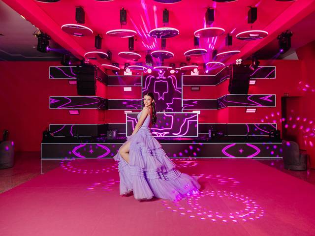 15 anos  de Lara Bezerra