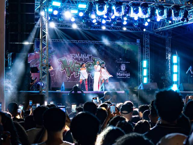 SHOW  de EBONY