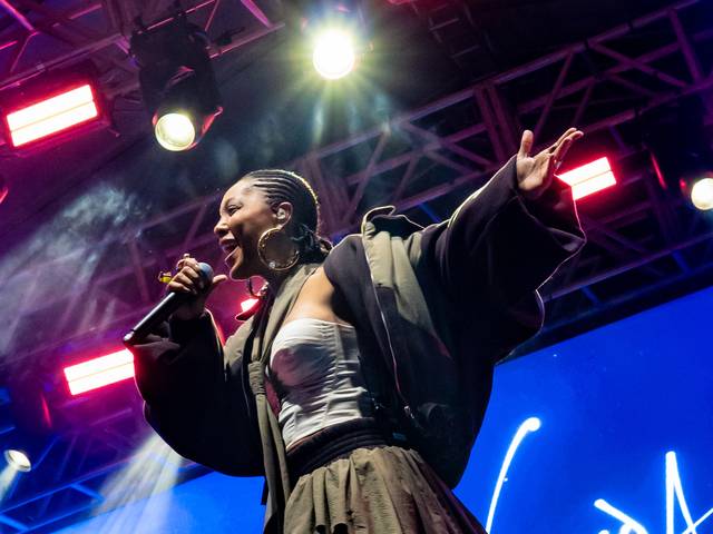 SHOW  de NEGRA LI