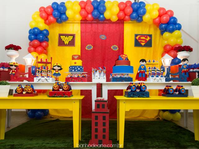 Aniversário Infantil de Tema Super Homem e Mulher Maravilha | Stephanie e Felipe