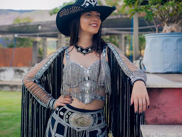 Feminino de ANA JULIA