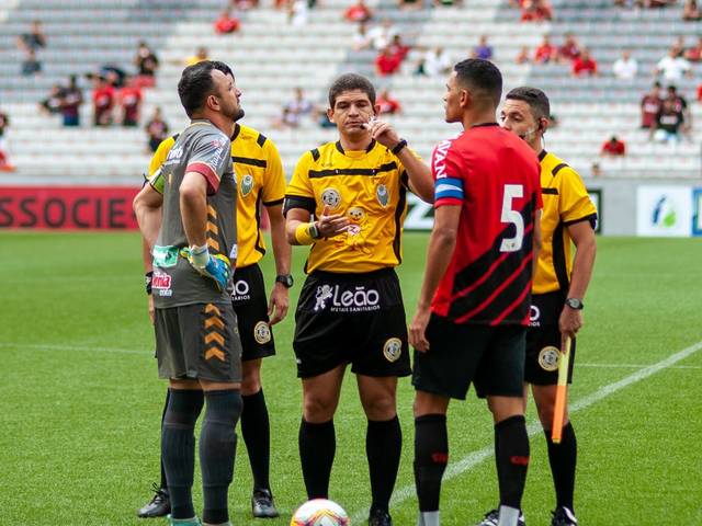 ESPORTES de CAMPEONATO PARANAENSE – Athletico-PR x Toledo