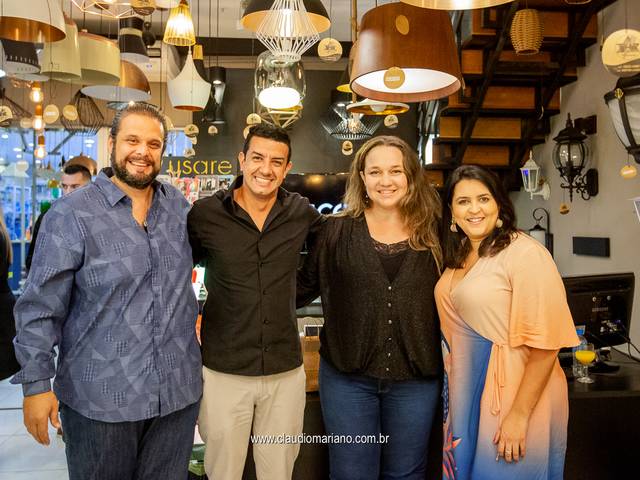 Corporativo de THZ & ORLUCE - Iluminação Decorativa