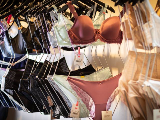 Corporativo de Unik Lingerie & Bra Fitting