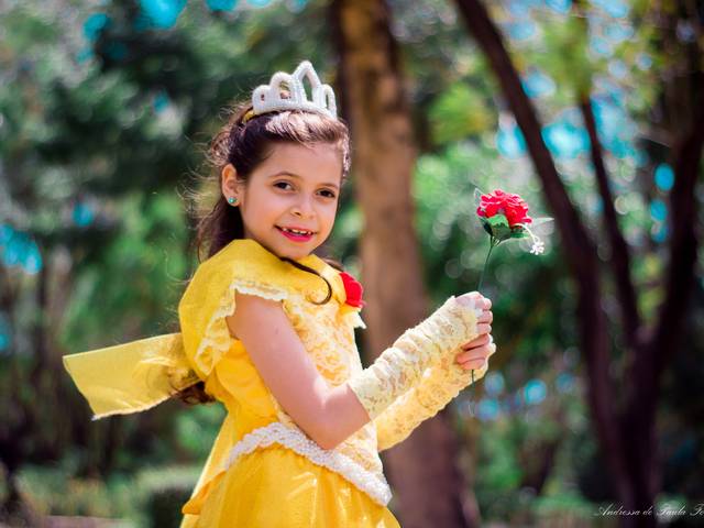 Crianças de Ensaio Externo Princesa Bela - Juliane 