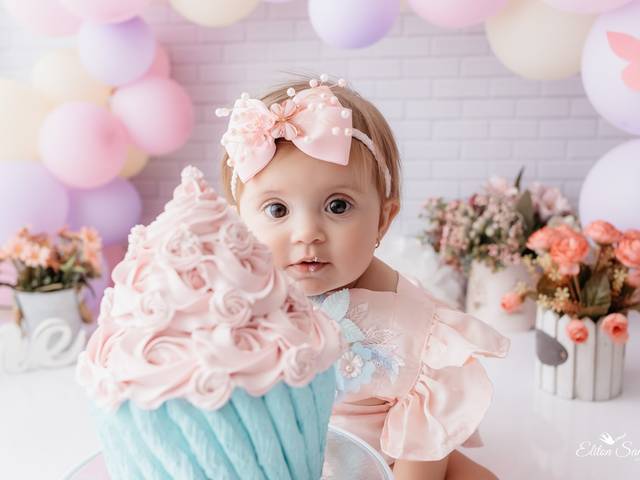 Smach The Cake de Smach The Cake do 1º aninho da princesinha Lara Bianca