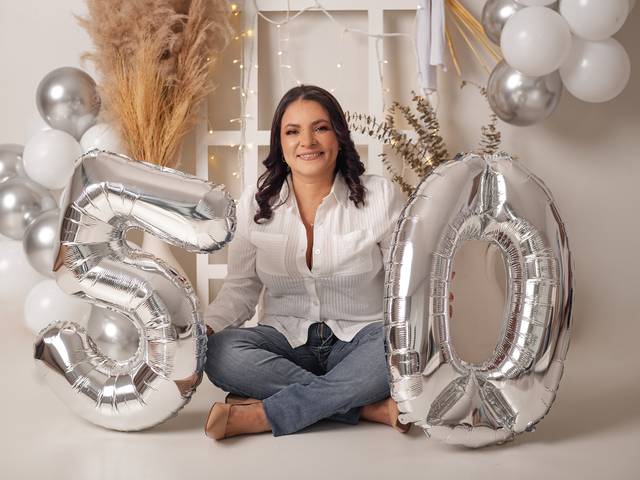 Happy Birthday de Ensaio Happy Birthday para comemorar os 50 anos da Eliana