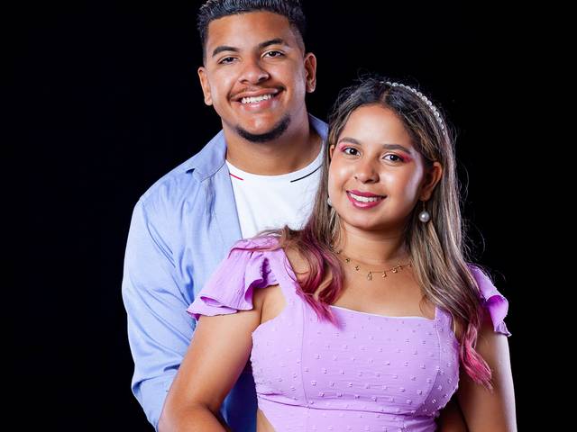 CASAL de Ensaio de casal com fundo preto !!!