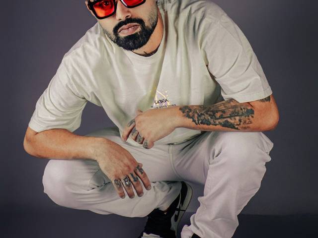 Editorial Conceitual & Presskit de Presskit DJ Caio Dias 