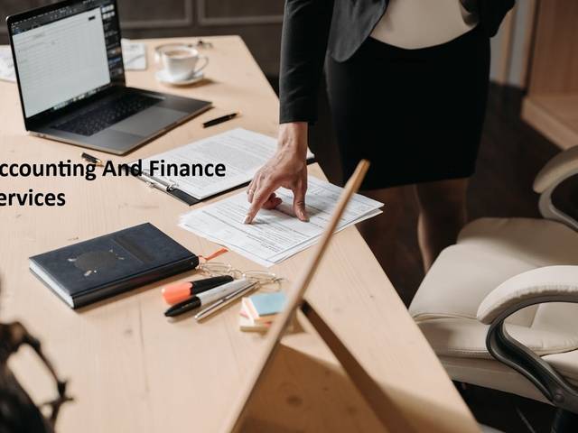 Finance of What's the Difference Between Debt and Liabilities?