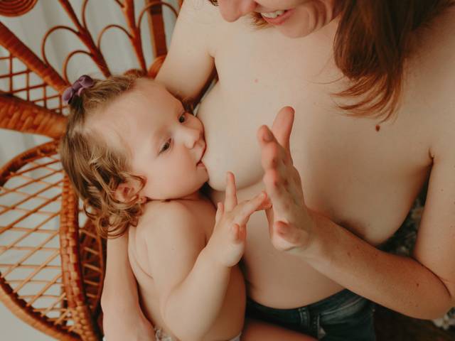 Mini Sessão Amamentar Vale Ouro 2023 de Carla e Rafa - Amamentar Vale Ouro 