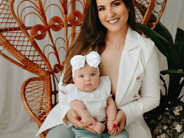 Mini Sessão Amamentar Vale Ouro 2023 de Clarice e Ana Luiza - Amamentar Vale Ouro 