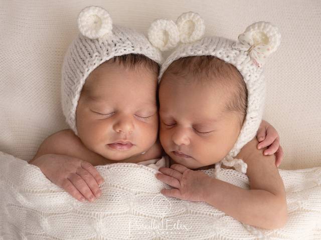 Newborn de Fotografia newborn gêmeos Maitê e Miguel