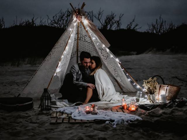 Engagement Session of ROMANTIC BEACH MOMENTS