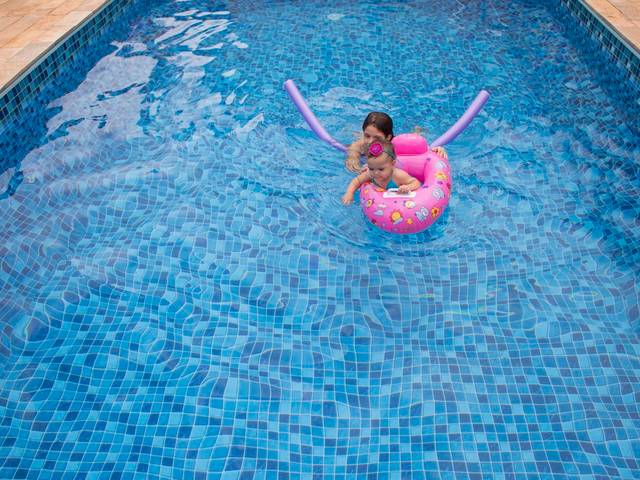 Aniversários de Pool Party da Juju 1 Aninho